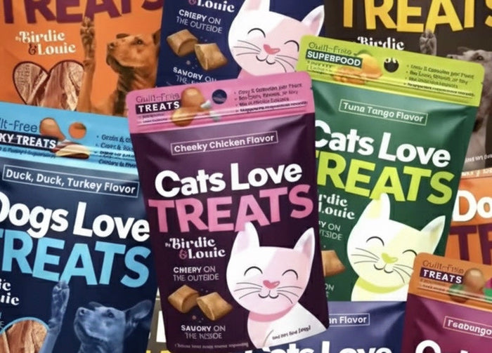 Bag of healthy cat treats that support digestion, immunity, skin and coat health.